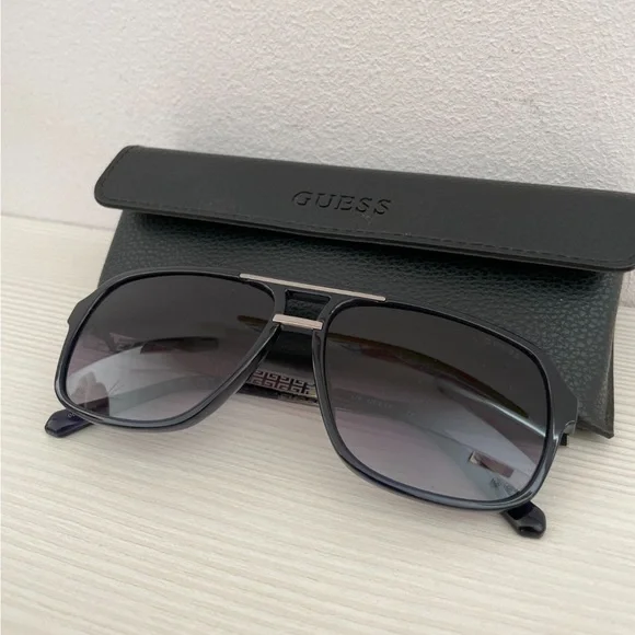 Men’s sunglasses Guess brand